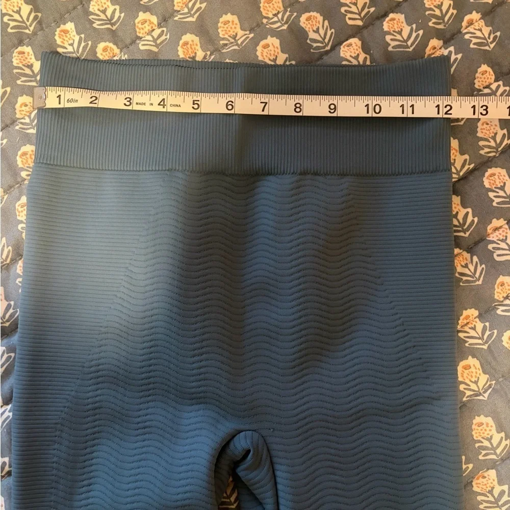 💙 NWOT Wolford Matching Set – High-Waisted Wellness Leggings + W-Bonded Crop To